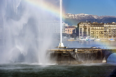 Schweiz, Genf, Springbrunnen des Jet d'Eau am Genfer See - WEF000341