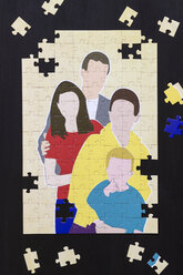 Puzzle mit Bild der Stieffamilie - CMF000254