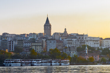 Turkey, Istanbul, view on the district Beyoglu with Galata Tower - KEBF000156