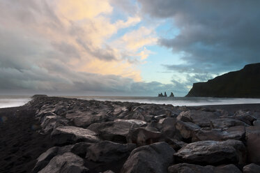 Iceland, Vik, beach - KEBF000169