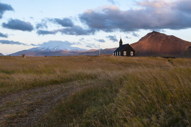 Island, Budir, Blick auf die Kirche - KEBF000185