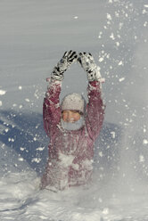 Girl having fun in the snow - LBF001114