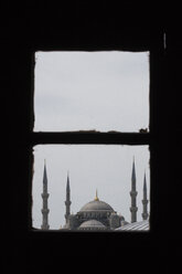 Turkey, Istanbul, view to Blue Mosque through window - FLF000935