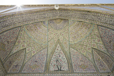 Iran, Shiraz, Vakil-Moschee, Nahaufnahme von Kacheldekorationen - FLF000954