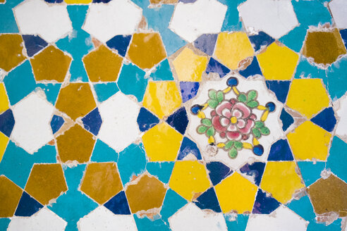 Iran, Shiraz, tile at Vakil Mosque, close-up - FLF000957