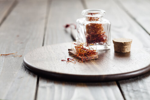 Glass of Persian saffron - SBDF001850