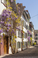 Schweiz, Basel, Häuser in der Altstadt - WDF003086