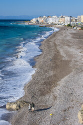 Griechenland, Rhodos, Strand und Blick auf die neue Stadt - RUN000017
