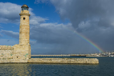 Greece, Crete, Rethymno, Old lighthouse in the Venetian harbour - RUNF000030