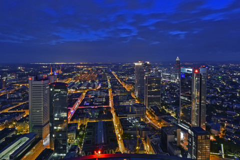 Deutschland, Frankfurt, Skyline bei Nacht, lizenzfreies Stockfoto
