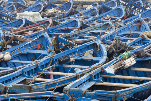 Marokko, Essaouria, Fischerboote im Hafen - HSKF000026