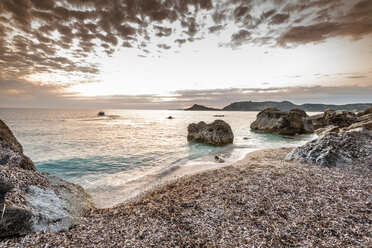 Griechenland, Korfu, Agios Georgios Bucht am Abend - EGBF000037