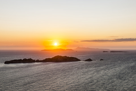 Griechenland, Korfu, Afionas, Sonnenuntergang an der Küste, lizenzfreies Stockfoto