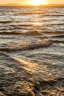 Griechenland, Korfu, Abendsonne über dem Meer - EGBF000056