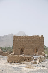 Oman, Tanuf, zerstörte Lehmhaussiedlung - HLF000884