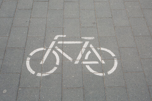 Deutschland, Piktogramm eines Fahrradweges - ASCF000157