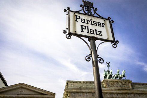 Germany, Berlin, Brandenburg Gate at Pariser Platz, Sign - EGBF000073