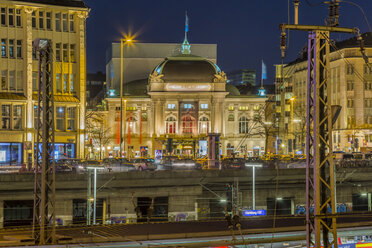 Germany, Hamburg, illuminated Schauspielhaus by night - NK000257