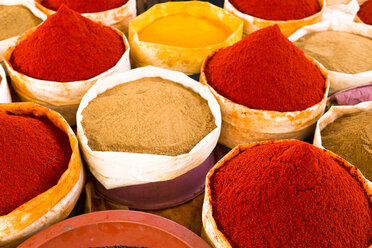 Morocco, Guelmim, spices at a market - FCF000662