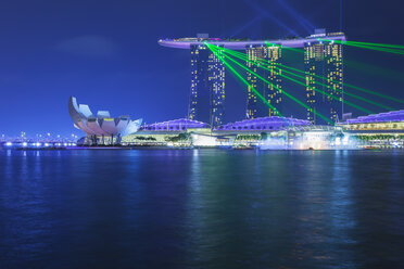 Singapore, Marina Bay, Marina Bay Sands Hotel and ArtScience Museum, laser show - GWF004022