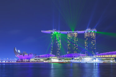 Singapore, Marina Bay, Marina Bay Sands Hotel and ArtScience Museum, laser show - GWF004024