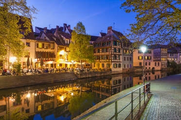 France, Alsace, Strasbourg, La Petite France, Half-timbered houses, L'Ill river, Restaurant - WDF003102