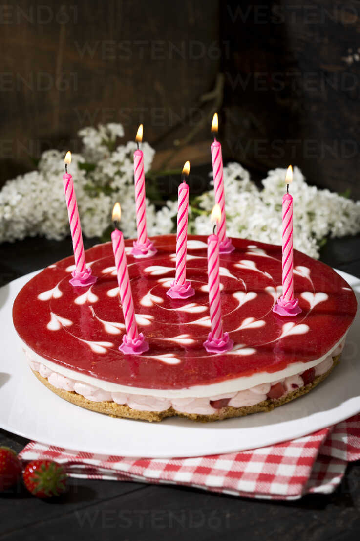 Strawberry Shortcake Candle (10 oz) – Candle's Korner
