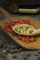 Green, red and black peppercorns - ASF005598