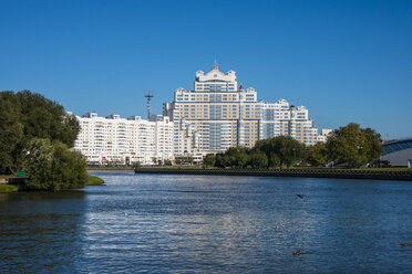 Belarus, Minsk, view to appartment buildings at Svislach River - RUN000092