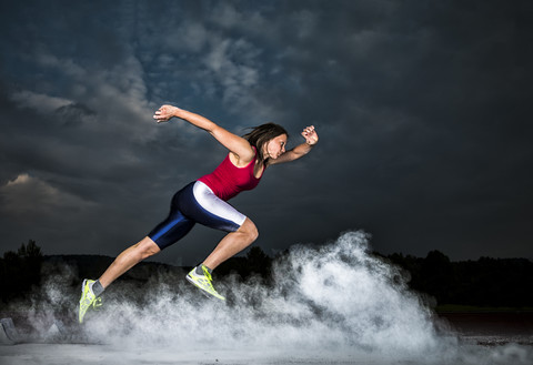 Sprinter im Dampfstart, lizenzfreies Stockfoto