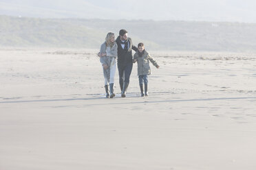 South Africa, Cape Town, family walking on the beach - ZEF005245