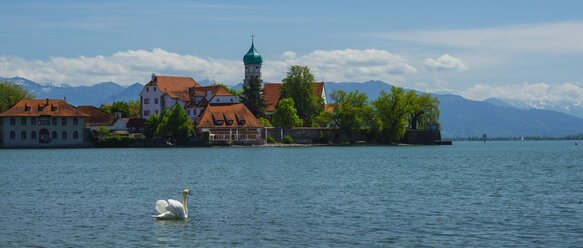 Germany, Bavaria, Lake Constance, Wasserburg, View to St George's Church - WGF000656