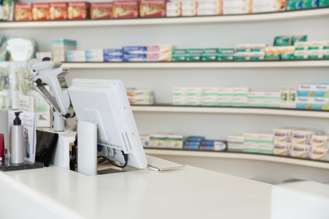 Verkaufsraum einer Apotheke, lizenzfreies Stockfoto