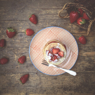 Pfannkuchen mit Erdbeeren - LVF003459
