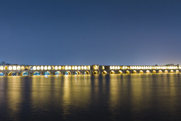 Iran, Esfahan, Siose Bridge in the evening - FLF001140