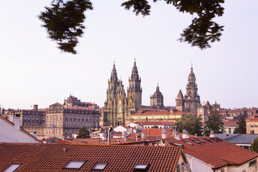 Spain, Province of Galicia, Santiago de Compostela, View to the Cathedral in the evening - MSF004583