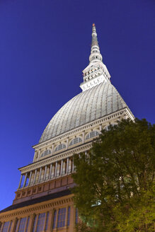 Italien, Piemont, Turin, Mole Antonelliana, Museo Nazionale del Cinema bei Nacht - LAF001407