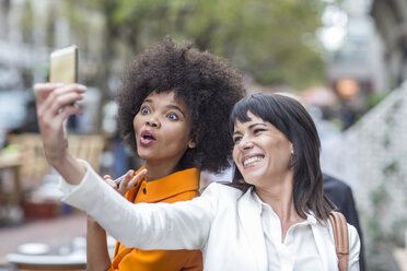 Two friends posing for a selfie - ZEF007046