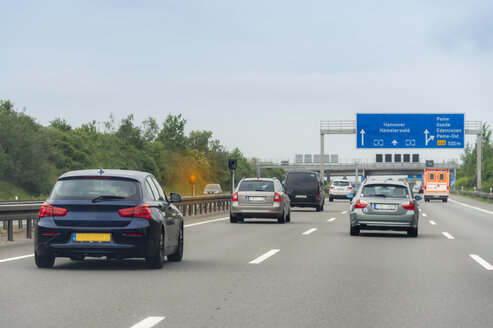 Deutschland, Niedersachsen, Peine, Autobahn und Radarfallen - FRF000266