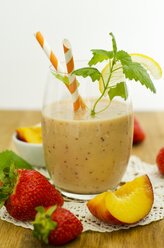 Glass of nectarine strawberry smoothie - ODF001129