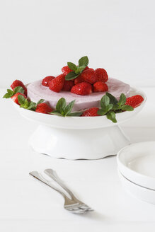 Erdbeer-Käsekuchen mit Cashew-Creme - EVGF001756