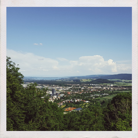 Deutschland, Singen, Blick über die Stadt vom Hohentwiel, lizenzfreies Stockfoto