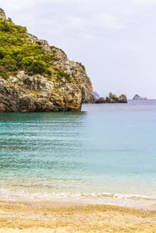 Griechenland, Korfu, Strand von Paleokastritsa - JFEF000678