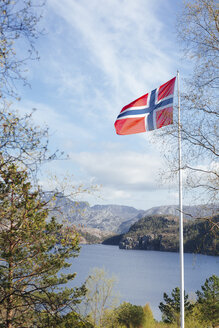 Norwegen, Stavanger, Norwegische Nationalflagge - STDF000198