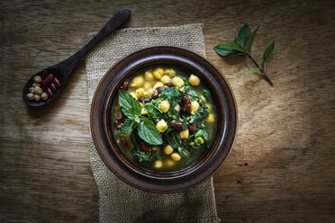 Arabische Spinatsuppe mit Kichererbsen, Kidneybohnen und roten Linsen - EVGF001848