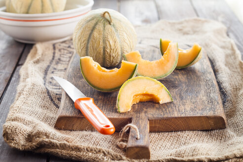 Whole and sliced Charentais melon - SBDF002008