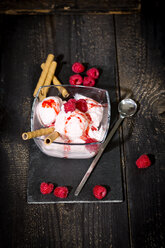 Raspberry icecream with fresh raspberries and waffle rollls - MAEF010710