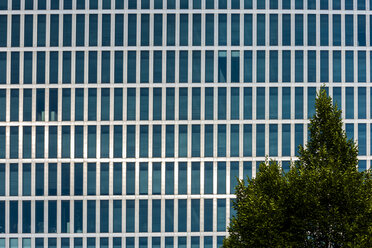Deutschland, München, Fassade der Highlight Towers - TCF004705