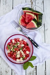 Frischer Wassermelonensalat mit Feta-Käse, Minze und Sesam - SARF001983