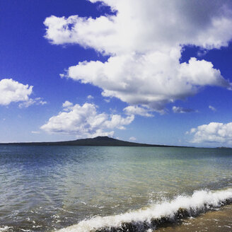 Neuseeland, Auckland, Rangitoto Island, Blick vom Takapuna Beach - GWF004185